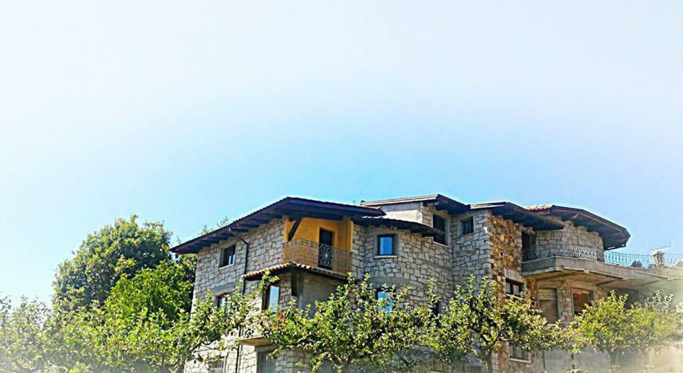 פוני B&B Gennargentu מראה חיצוני תמונה