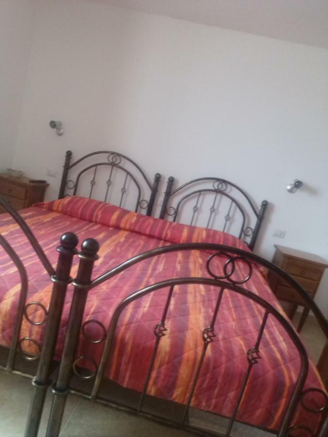 פוני B&B Gennargentu מראה חיצוני תמונה