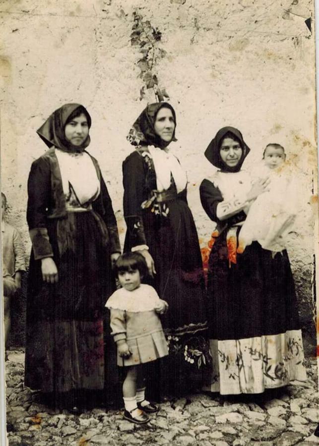 פוני B&B Gennargentu מראה חיצוני תמונה